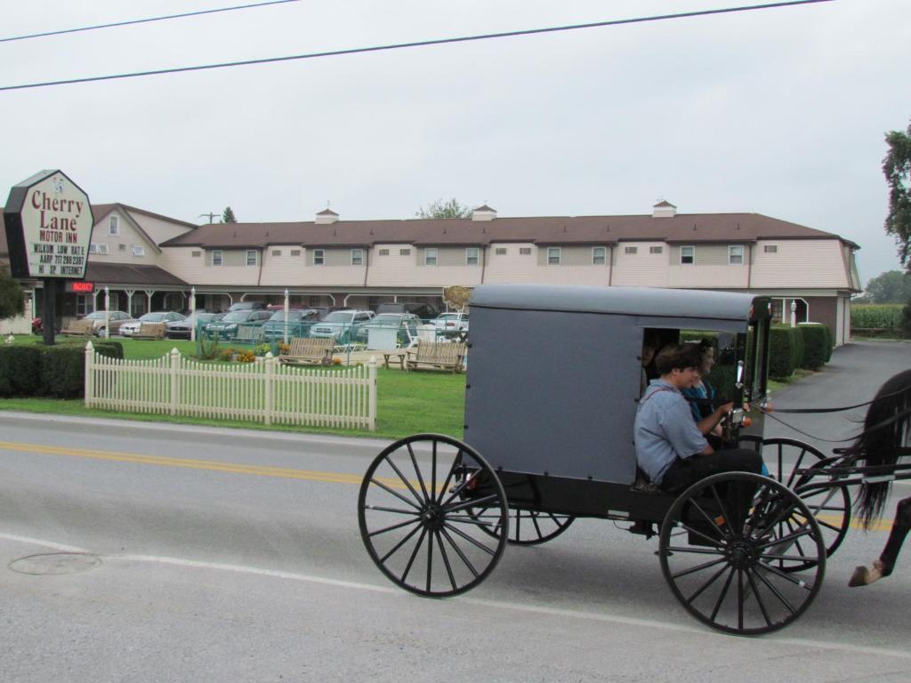 Cherry Lane Motor Inn Amish Country Ronks Exterior photo