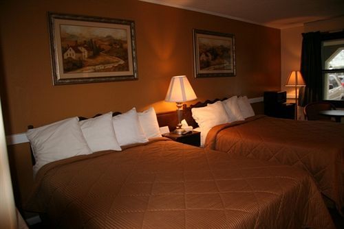 Cherry Lane Motor Inn Amish Country Ronks Exterior photo